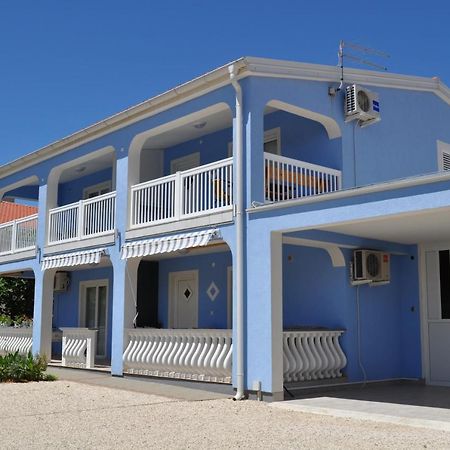 Marina Apartments Vir Exterior photo
